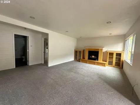 1662 W Catherine Avenue Roseburg OR 97471