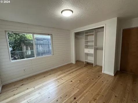 1662 W Catherine Avenue Roseburg OR 97471