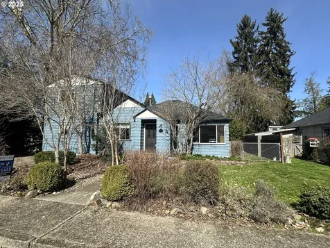 1662 W Catherine Avenue Roseburg OR 97471