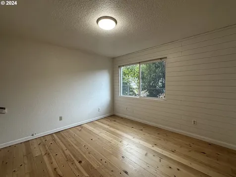 1662 W Catherine Avenue Roseburg OR 97471