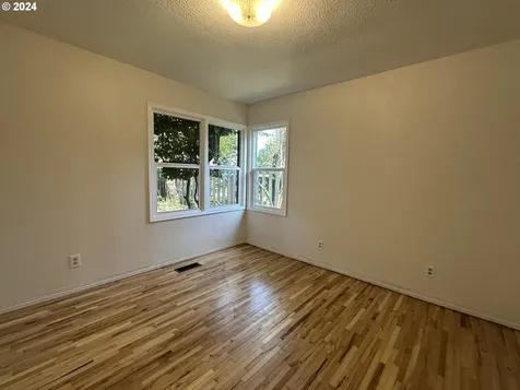 1662 W Catherine Avenue Roseburg OR 97471