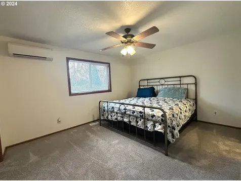 1662 W Catherine Avenue Roseburg OR 97471