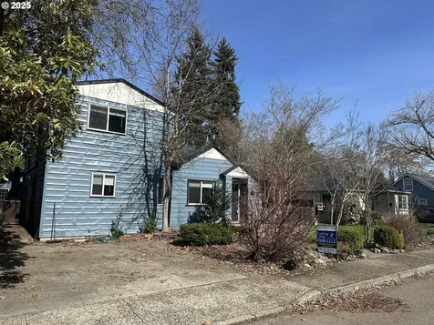 1662 W Catherine Avenue Roseburg OR 97471