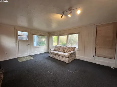 1662 W Catherine Avenue Roseburg OR 97471