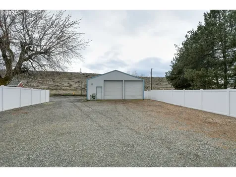 81767 Bird Haven Lane Umatilla OR 97882
