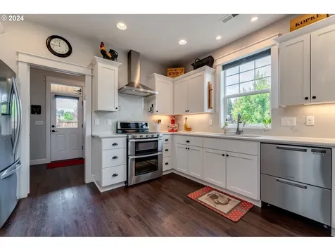 3695 NE Joel Street Mcminnville OR 97128