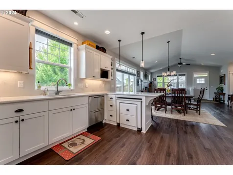 3695 NE Joel Street Mcminnville OR 97128
