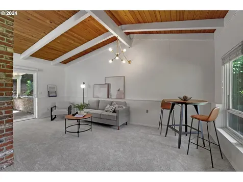 10634 SW 62nd Drive Portland OR 97219