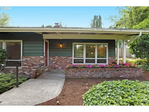 10634 SW 62nd Drive Portland OR 97219