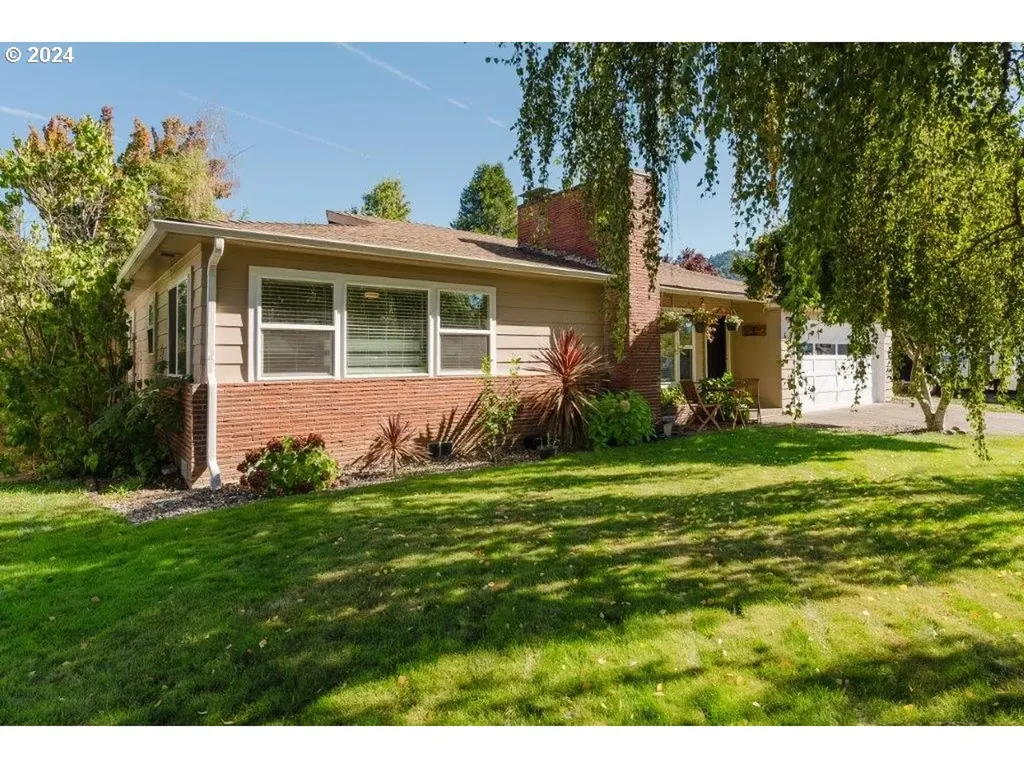433 W Berdine Street Roseburg OR 97471