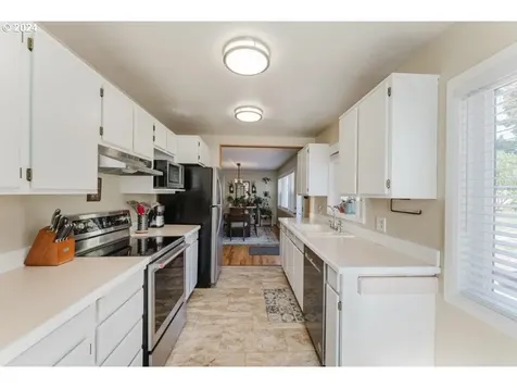 433 W Berdine Street Roseburg OR 97471