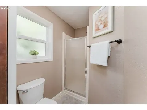433 W Berdine Street Roseburg OR 97471