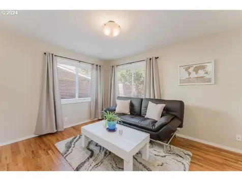 433 W Berdine Street Roseburg OR 97471