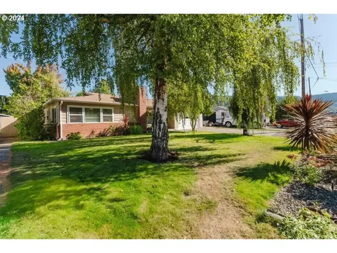 433 W Berdine Street Roseburg OR 97471