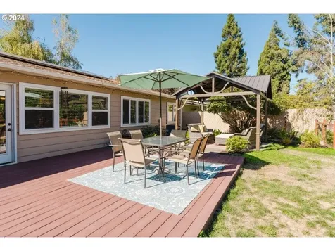 433 W Berdine Street Roseburg OR 97471