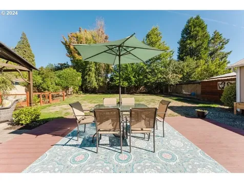 433 W Berdine Street Roseburg OR 97471