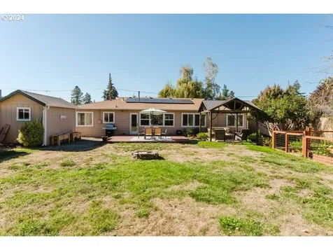 433 W Berdine Street Roseburg OR 97471