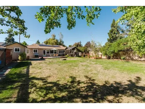 433 W Berdine Street Roseburg OR 97471