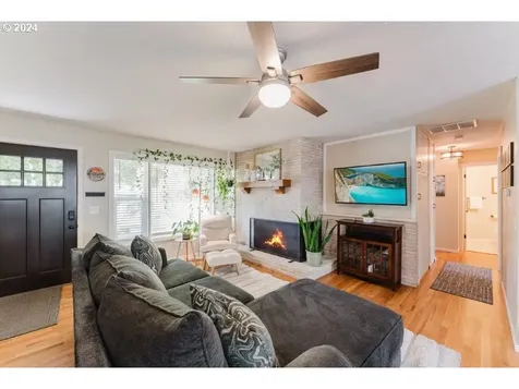 433 W Berdine Street Roseburg OR 97471