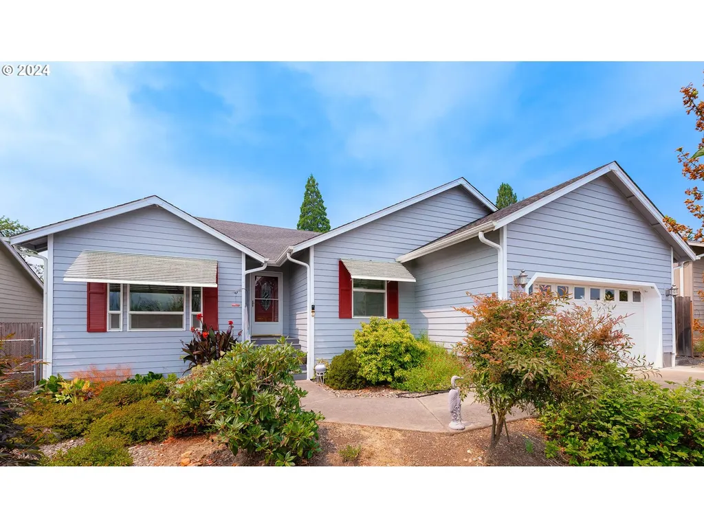 400 Sunnyside Drive Winston OR 97496