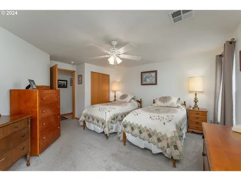400 Sunnyside Drive Winston OR 97496