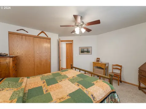 400 Sunnyside Drive Winston OR 97496
