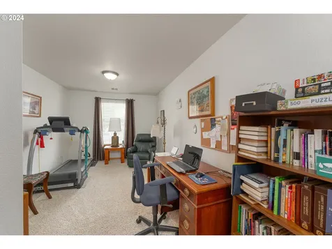 400 Sunnyside Drive Winston OR 97496