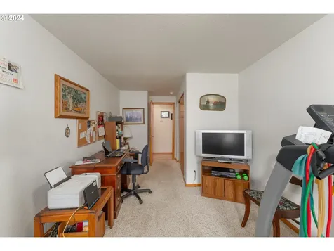 400 Sunnyside Drive Winston OR 97496