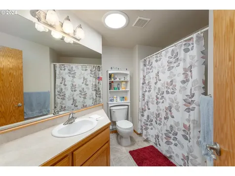 400 Sunnyside Drive Winston OR 97496