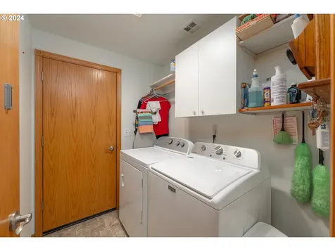 400 Sunnyside Drive Winston OR 97496