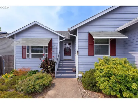 400 Sunnyside Drive Winston OR 97496