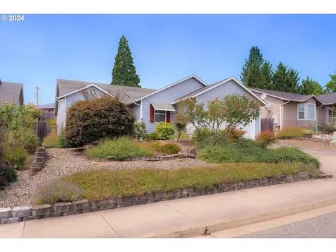 400 Sunnyside Drive Winston OR 97496