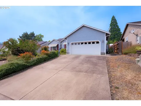 400 Sunnyside Drive Winston OR 97496
