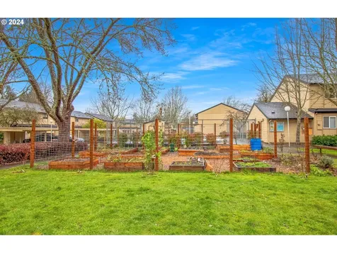 1494 Fetters Loop Eugene OR 97402