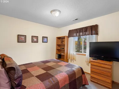 2013 NE 228th Court Fairview OR 97024