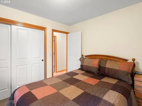 2013 NE 228th Court Fairview OR 97024