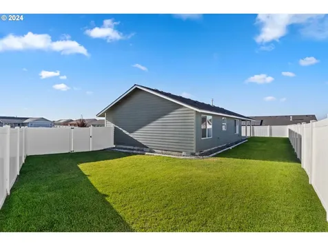 105 Sw Dove Court Boardman OR 97818
