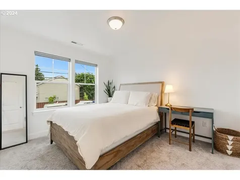 6025 Se Duke Street Portland OR 97206