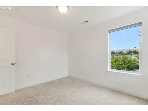 6025 Se Duke Street Portland OR 97206