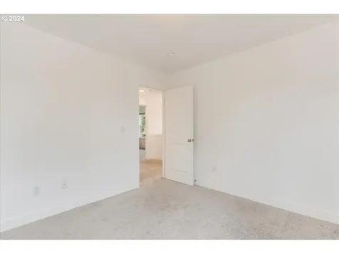 6025 Se Duke Street Portland OR 97206