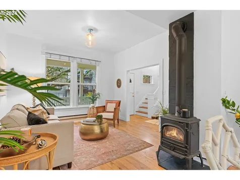 1927 NW 25th Avenue Portland OR 97210
