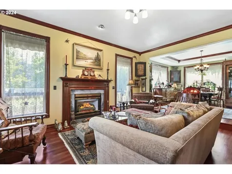 24277 S Schuebel School Road Beavercreek OR 97004