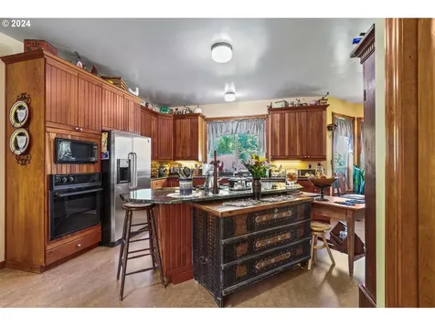 24277 S Schuebel School Road Beavercreek OR 97004