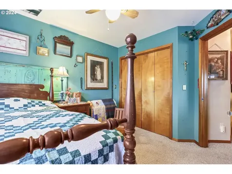 24277 S Schuebel School Road Beavercreek OR 97004
