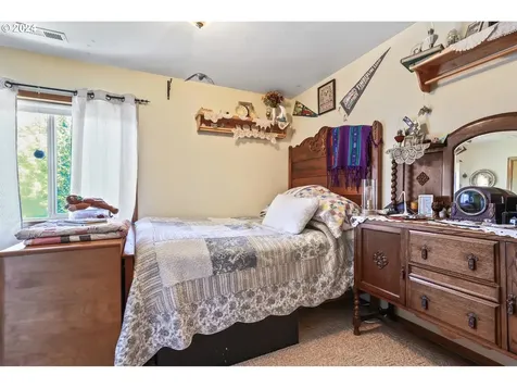 24277 S Schuebel School Road Beavercreek OR 97004