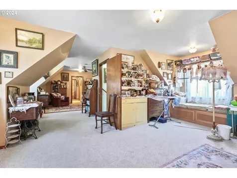 24277 S Schuebel School Road Beavercreek OR 97004