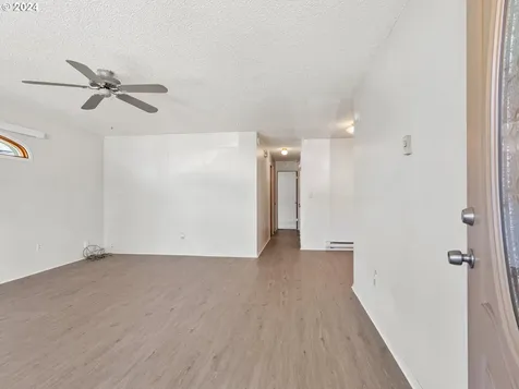 1211 S 7th Avenue Kelso WA 98626