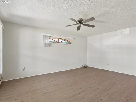 1211 S 7th Avenue Kelso WA 98626