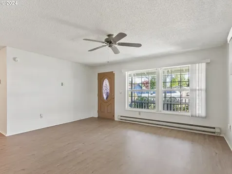 1211 S 7th Avenue Kelso WA 98626