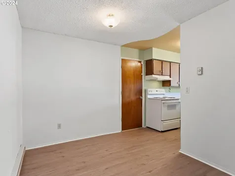 1211 S 7th Avenue Kelso WA 98626
